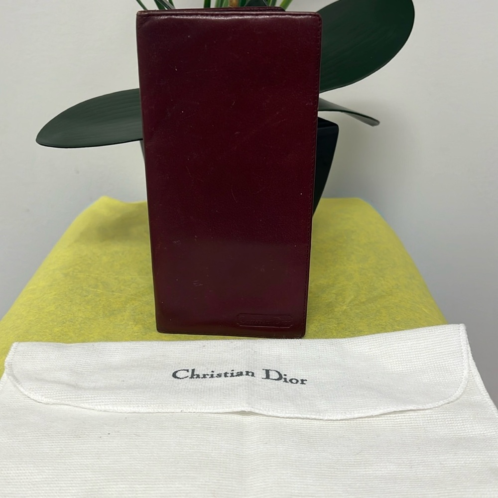 GUC!  Vintage Christian Dior calfskin leather wallet Dust bag included
